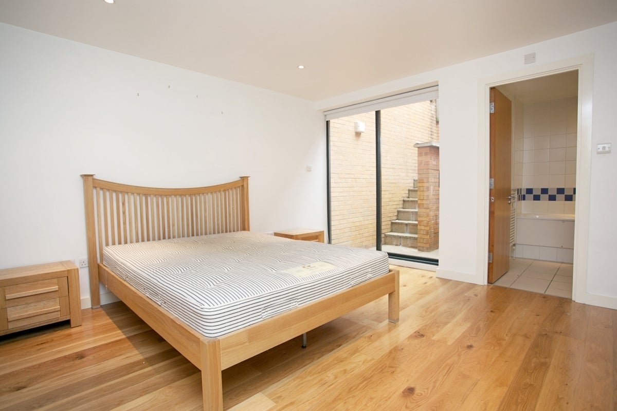 House Wilberforce Mews in Greater London