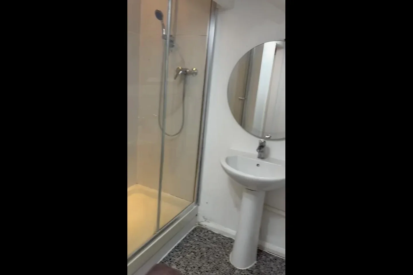 Room Danescombe in Greater London