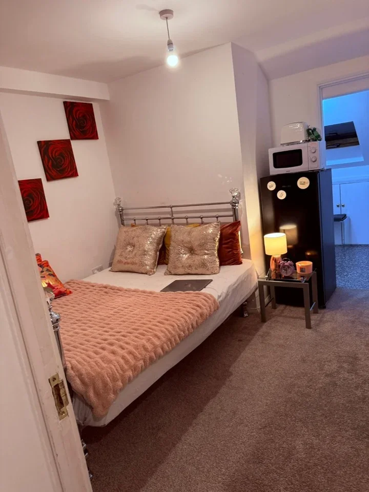 Room Danescombe in Greater London