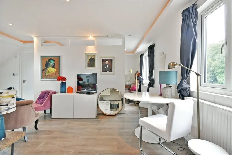 Flat Cavendish Road in Greater London