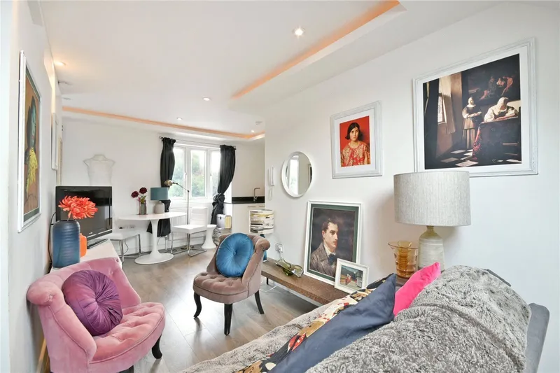 Flat Cavendish Road in Greater London