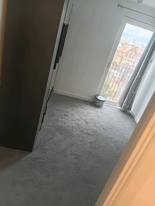 Room St. John's Road in Greater London