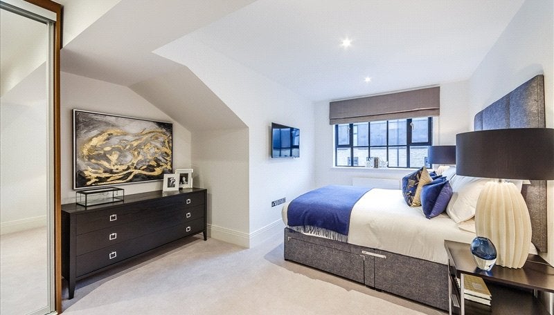 Flat Rainville Road in Greater London