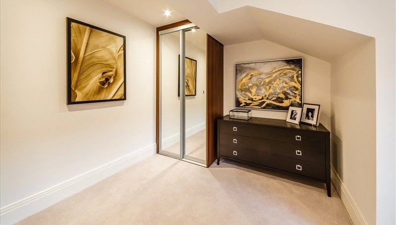 Flat Rainville Road in Greater London