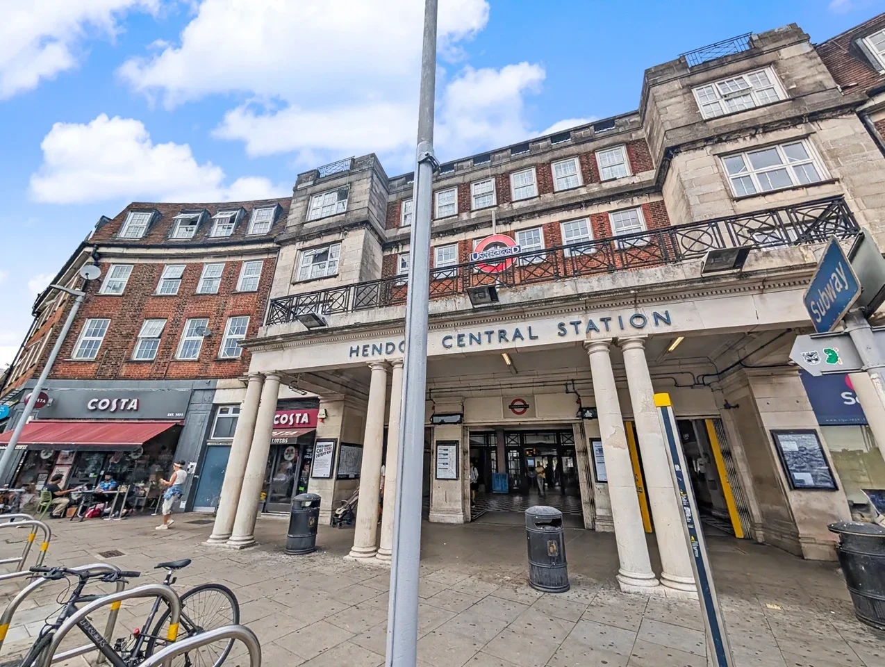 Flat Central Circus in Greater London