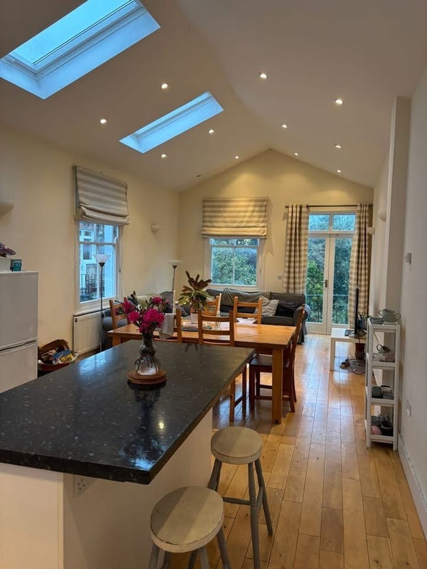 Room Larch Close in Greater London