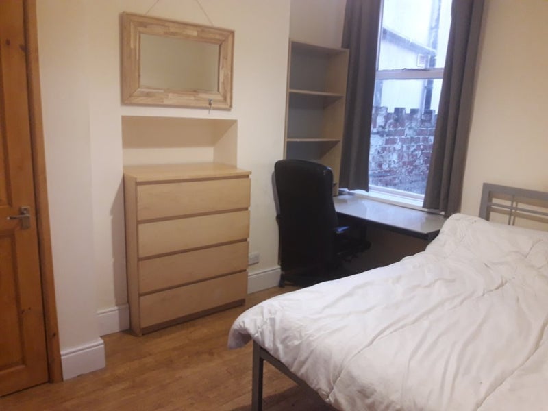 Room Llanishen Street in Cardiff