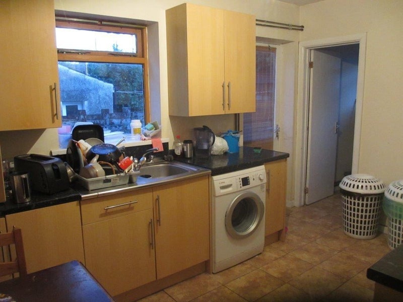 Room Llanishen Street in Cardiff