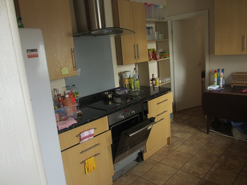 Room Llanishen Street in Cardiff