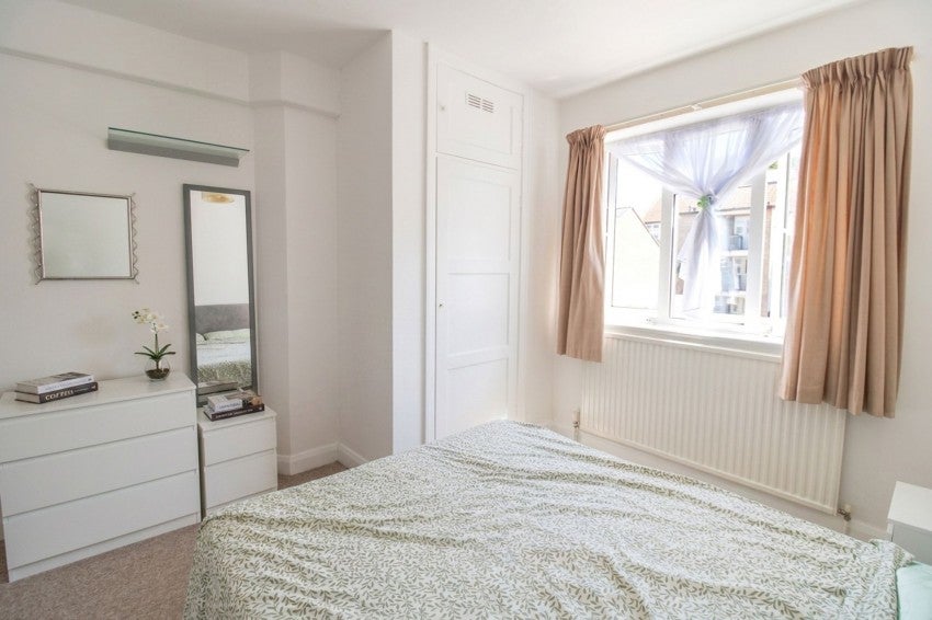 Room Lushington Lane in Eastbourne