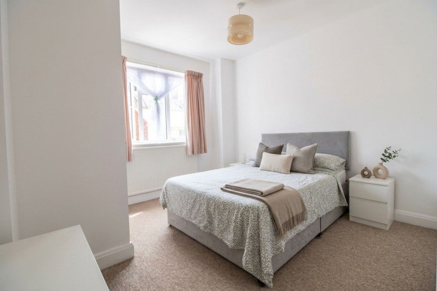 Room Lushington Lane in Eastbourne