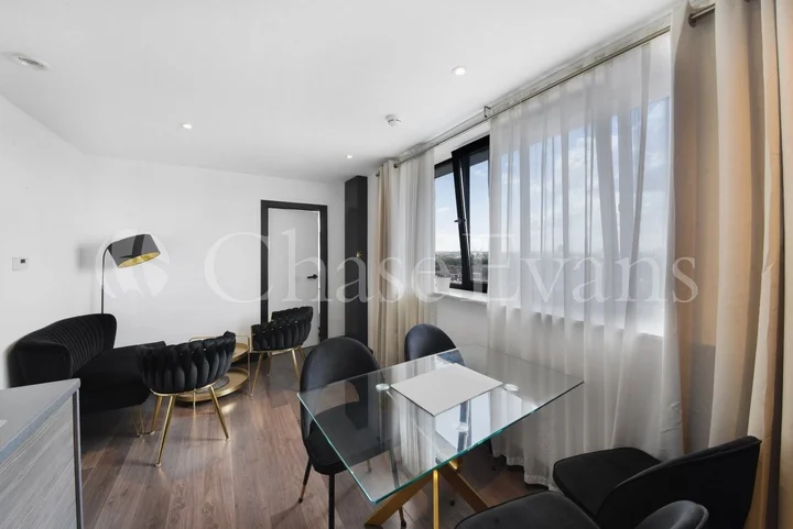 Flat Wembley Central Square in Greater London