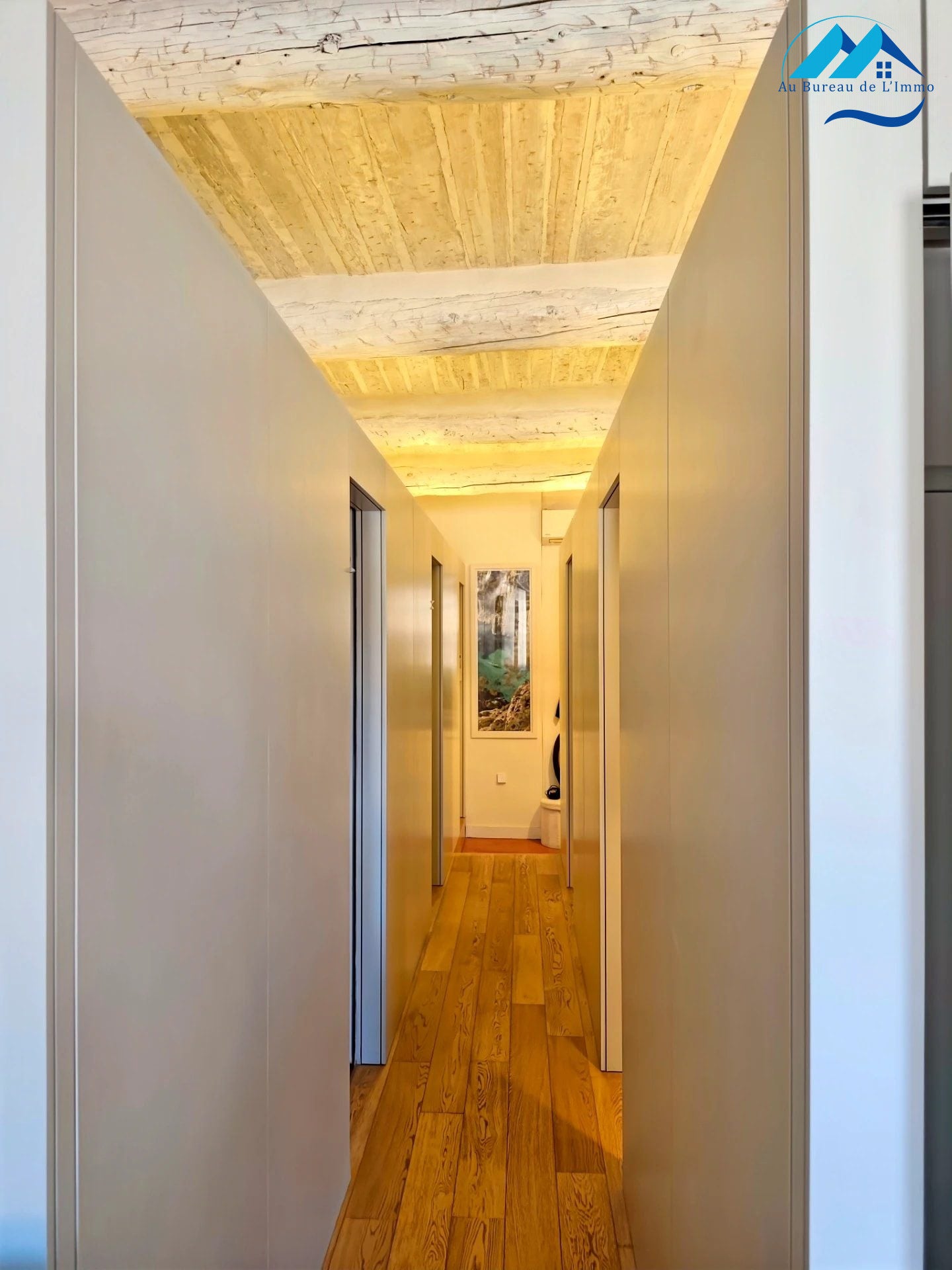 Flat Cours Honoré d'Estienne d'Orves in Marseille