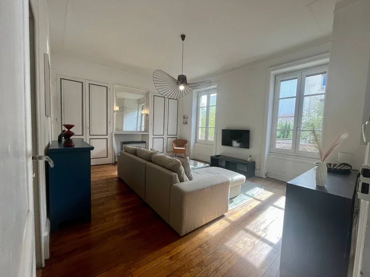 Flat Avenue du 25e Régiment de Tirailleurs Sénégalais in Lyon