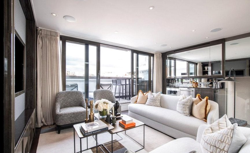 Flat Prince of Wales Terrace in Greater London