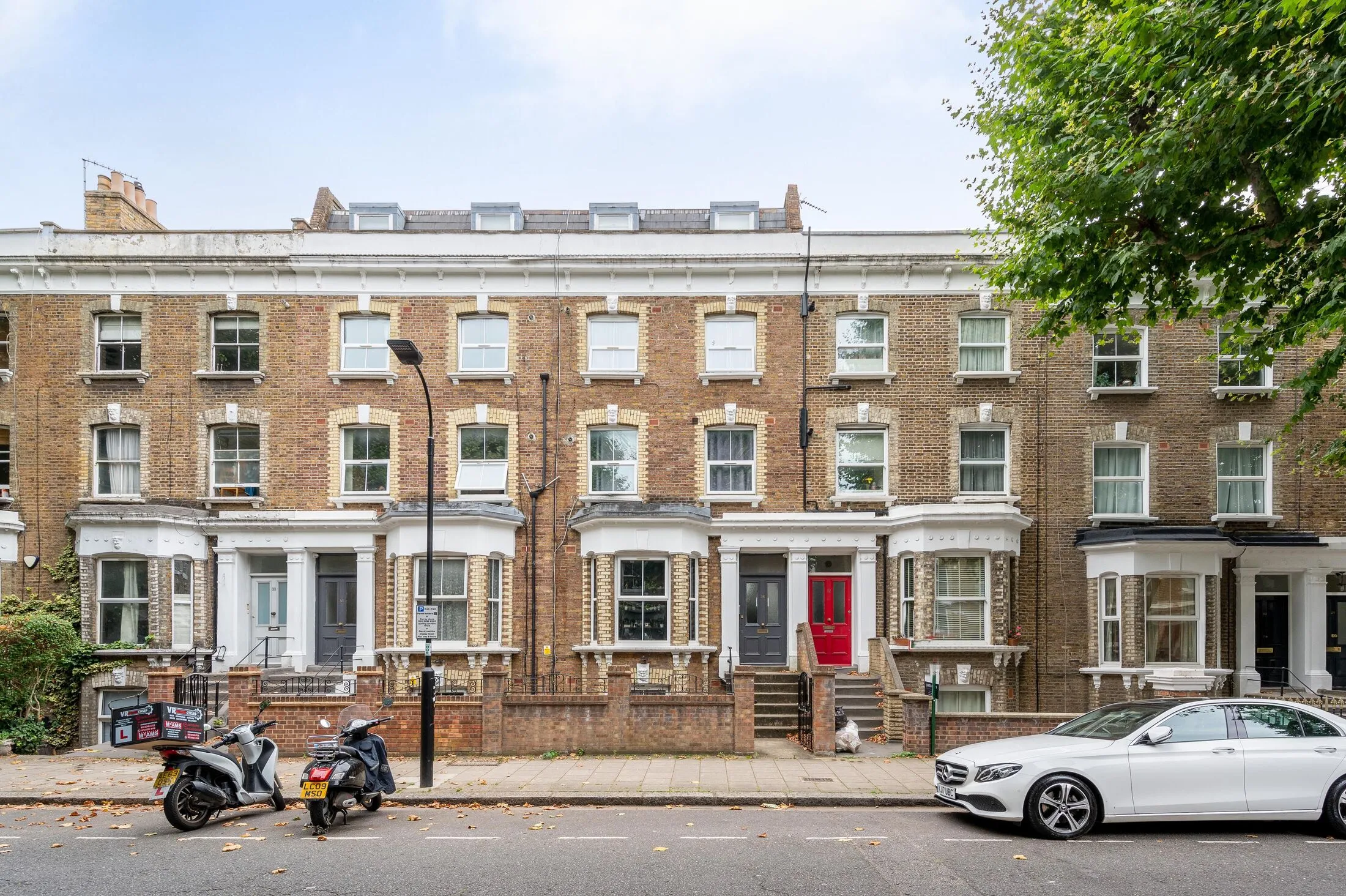 Flat Loftus Road in Greater London