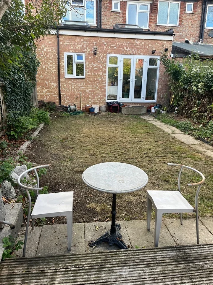 Room Eastbourne Avenue in Greater London