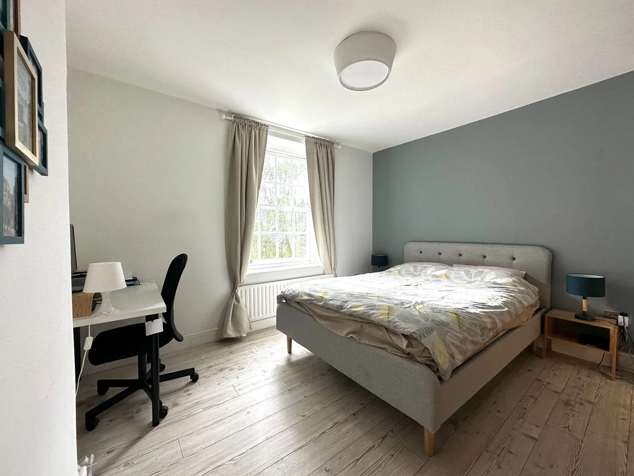 Flat Biddestone Road in Greater London
