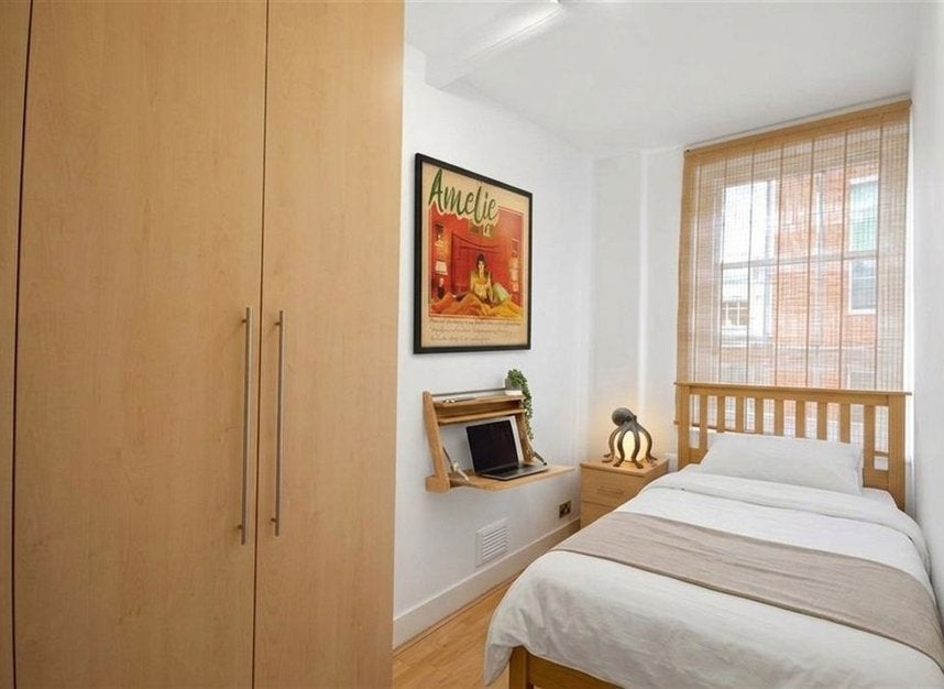 Flat Paul Street in Greater London