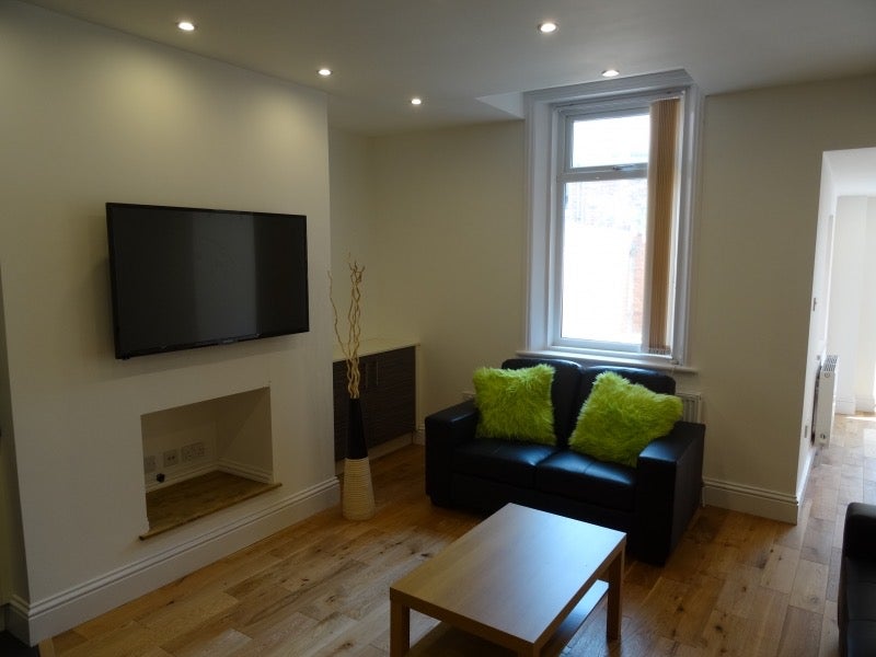 Flat Cardigan Terrace in Newcastle upon Tyne