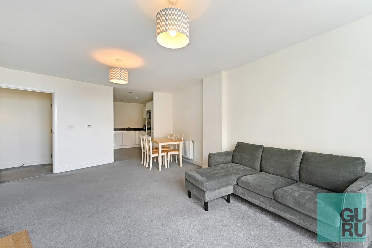 Flat Gayton Road in Greater London