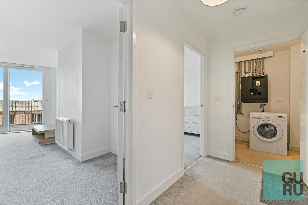 Flat Gayton Road in Greater London