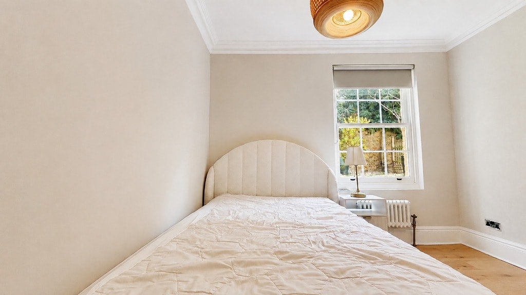 Flat Caledonian Road in Greater London