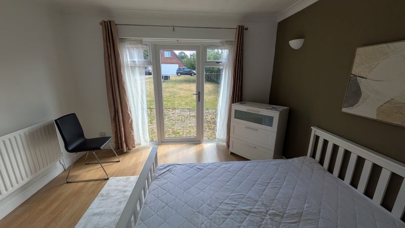 Room Nuthall Road in Nottingham