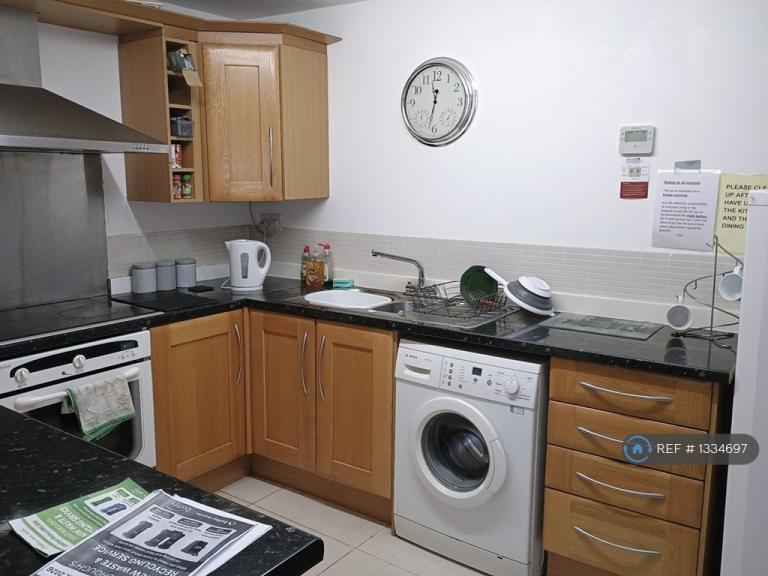 Room Stourbridge Road in Brierley Hill