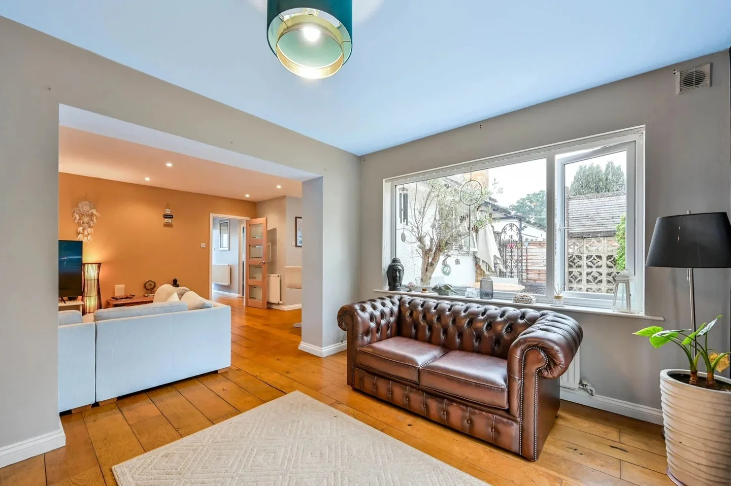 Room Turnoak Avenue in Woking
