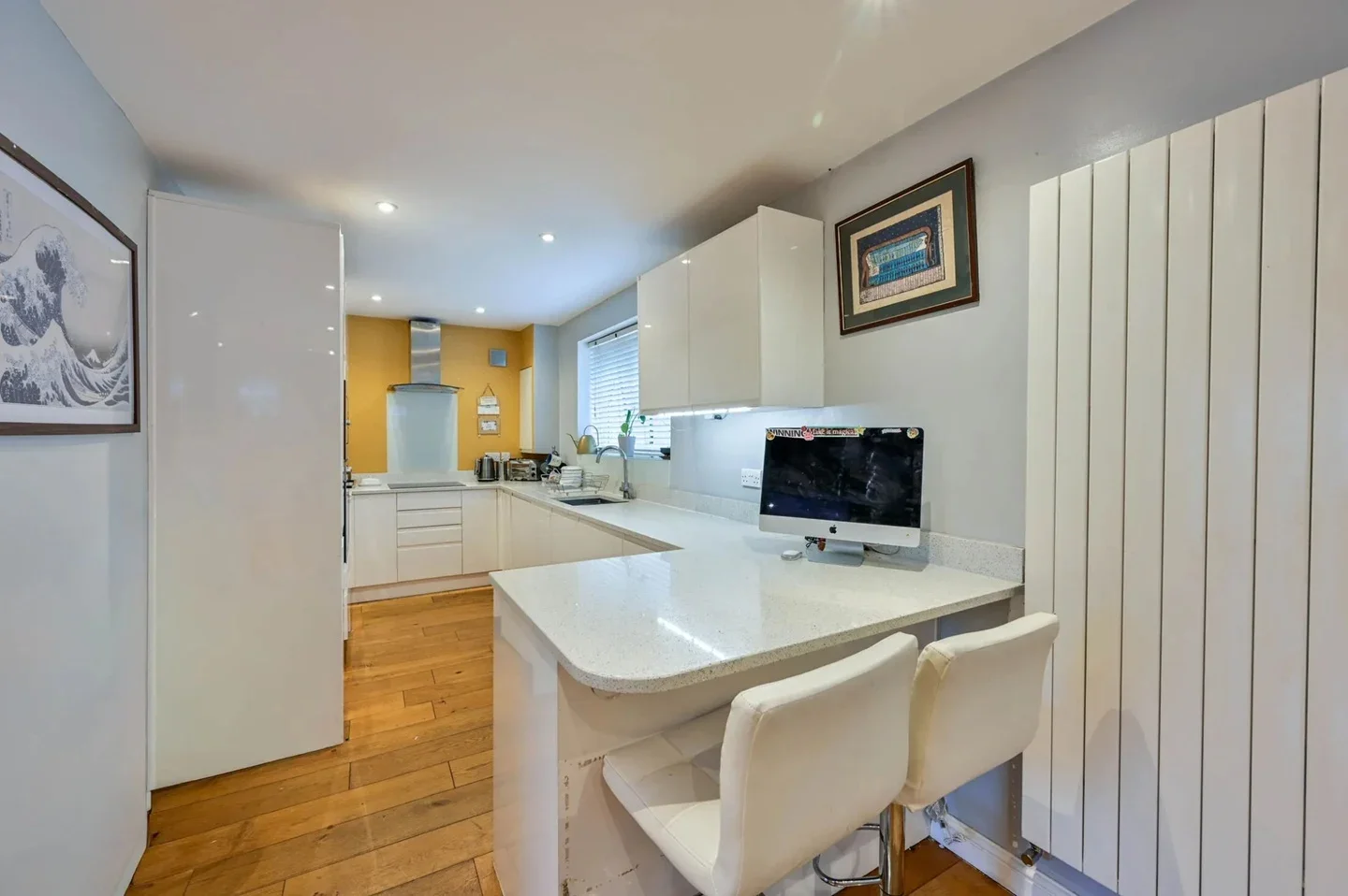 Room Turnoak Avenue in Woking
