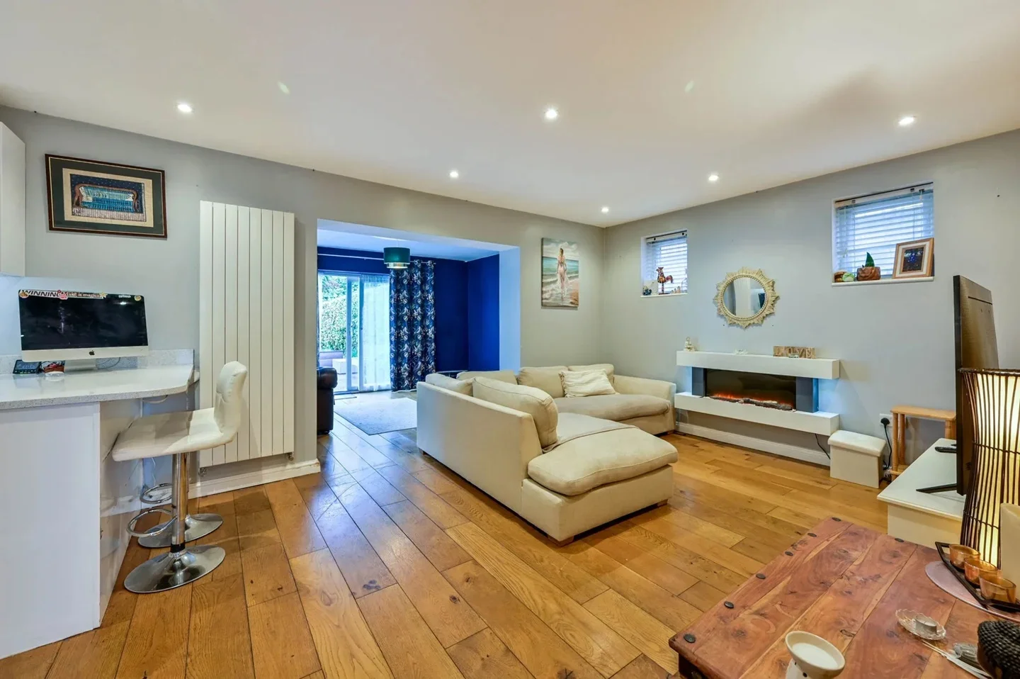 Room Turnoak Avenue in Woking