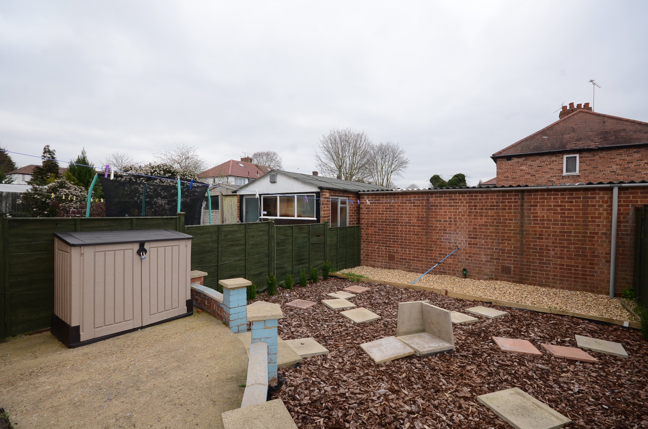 House Salisbury Avenue in Slough