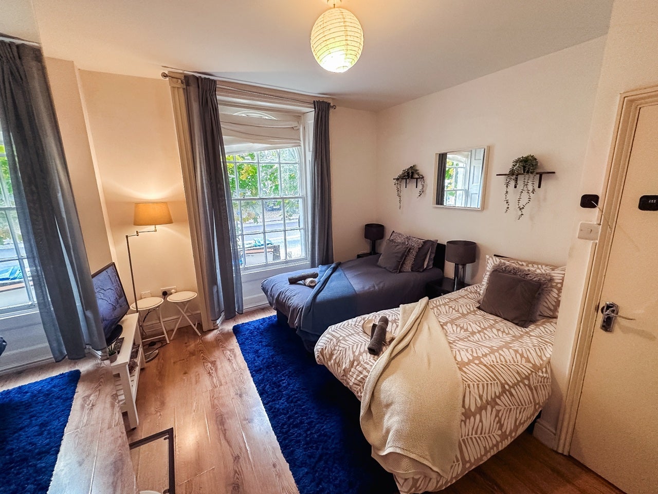 Flat Queen's Road in Greater London