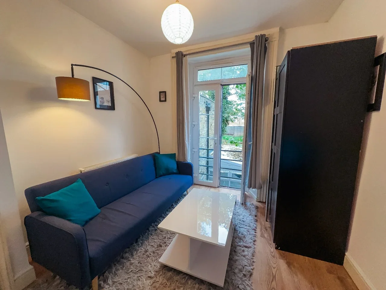 Flat Queen's Road in Greater London