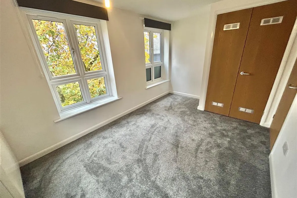 Flat Short Stairs in Nottingham
