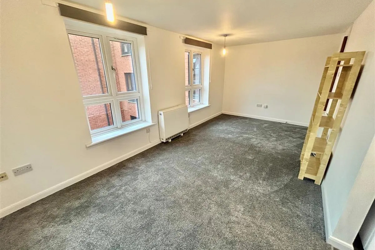 Flat Short Stairs in Nottingham