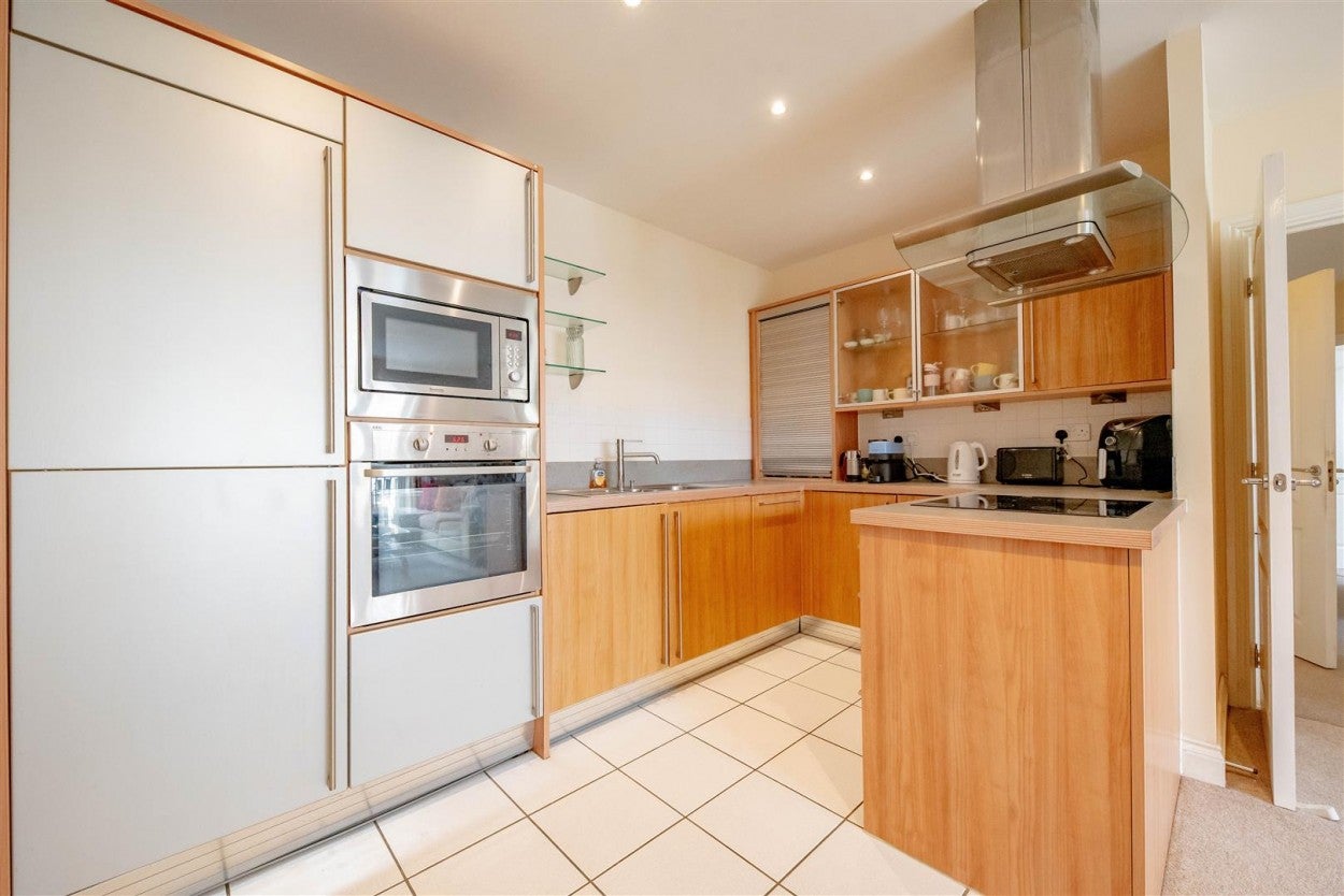 Flat Luscinia View in Reading