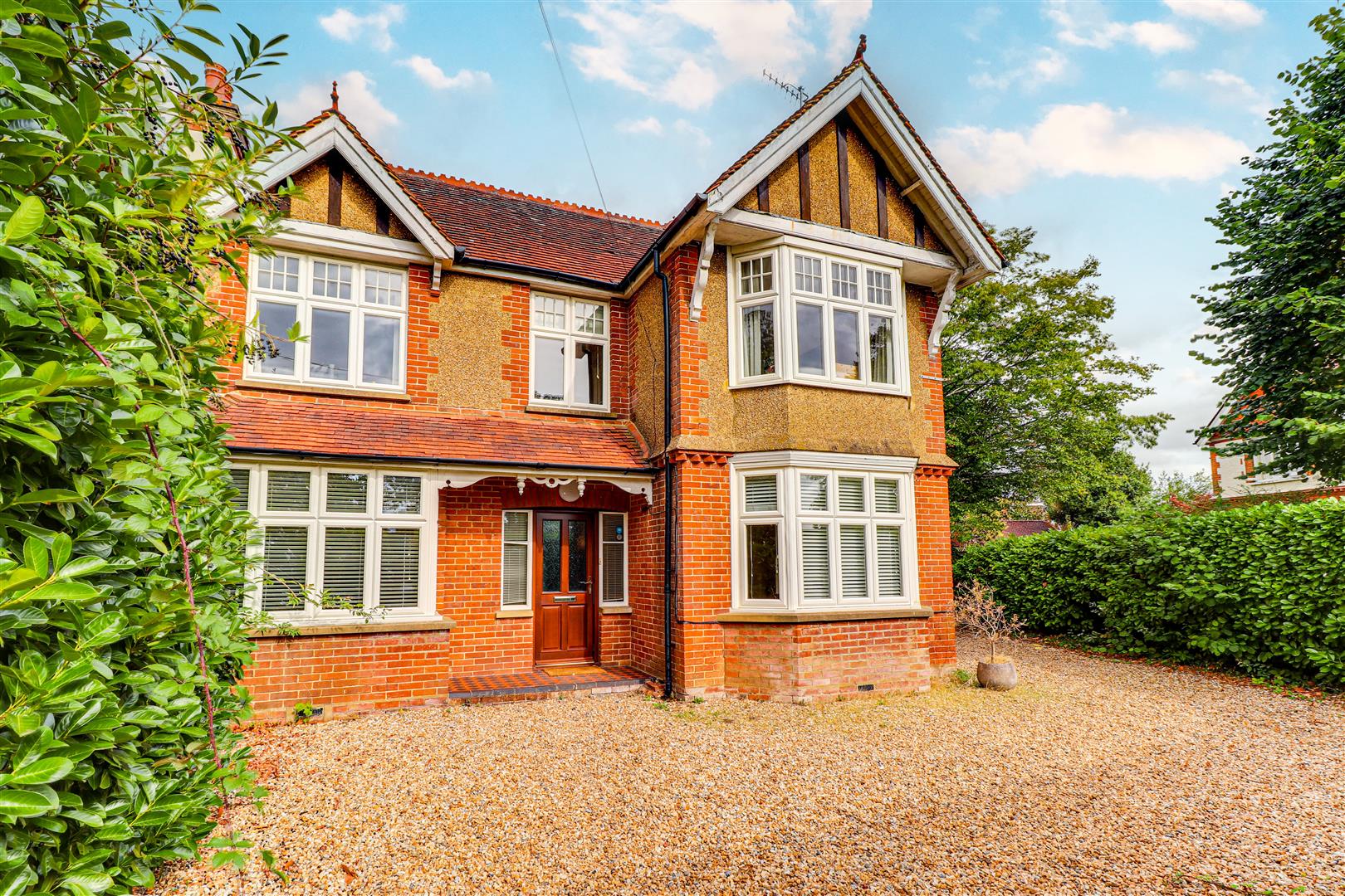 House Horsham Road in Waverley