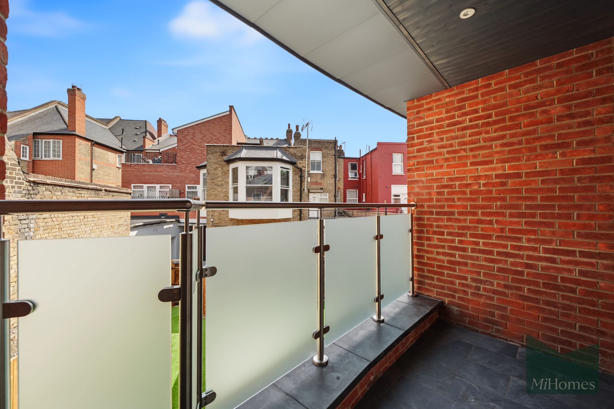 Flat Cecil Road in Greater London