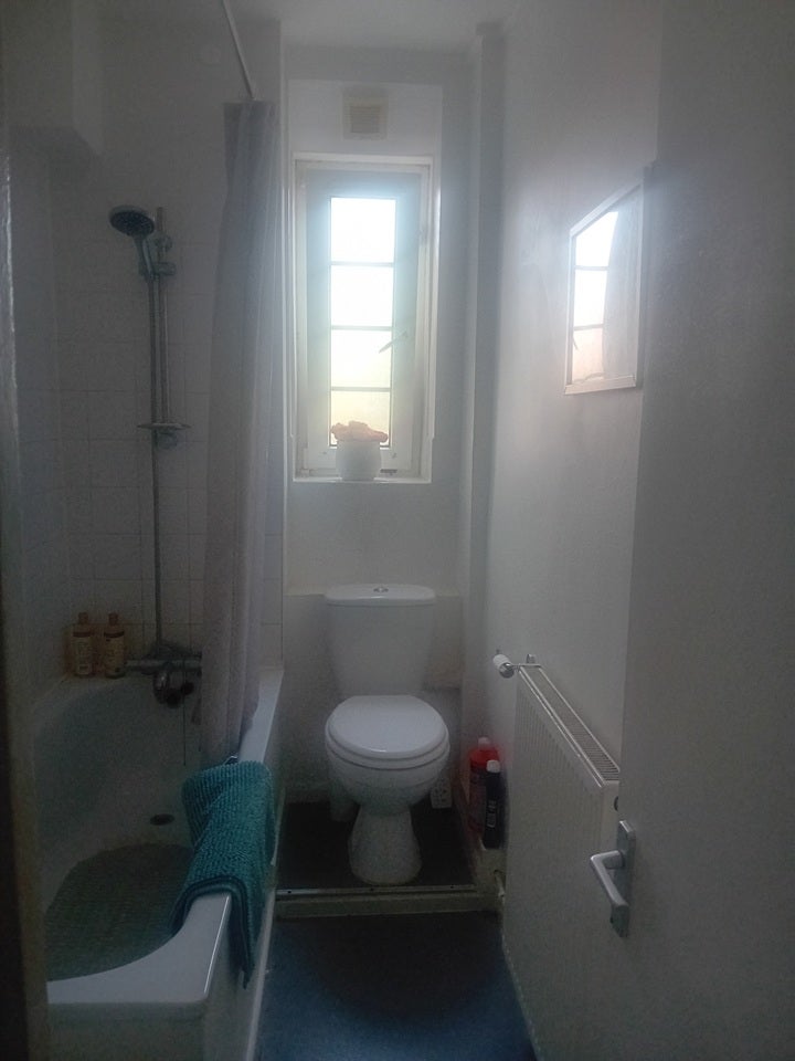 Room Adare Walk in Greater London
