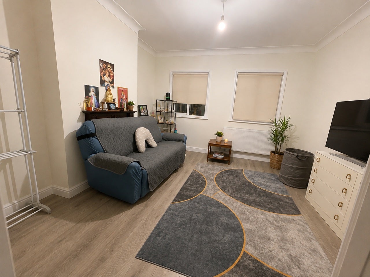 Room Field End Road in Greater London
