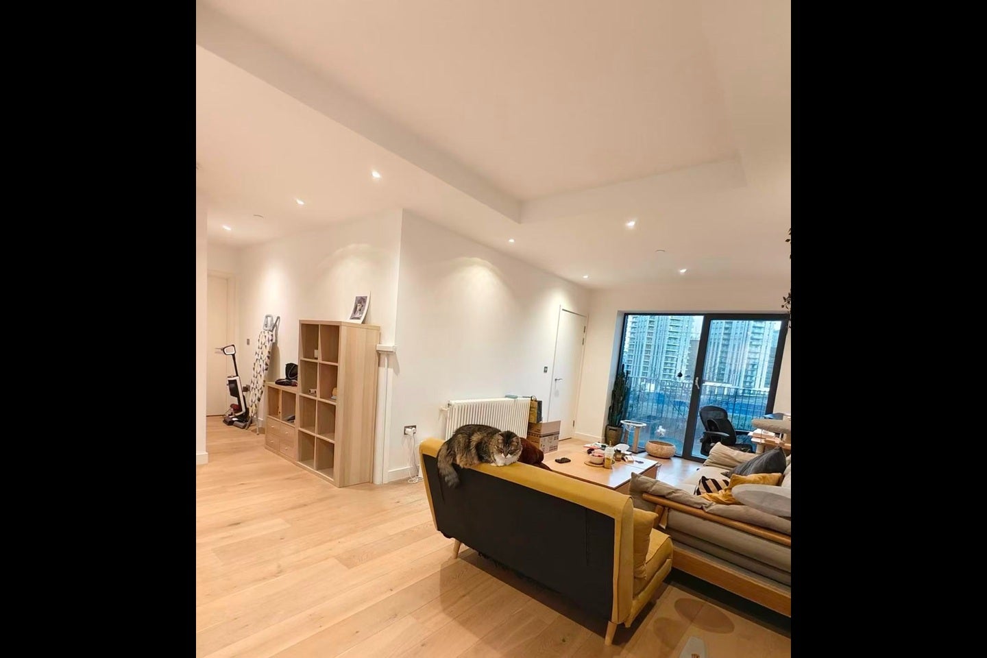 Room City Island Way in Greater London