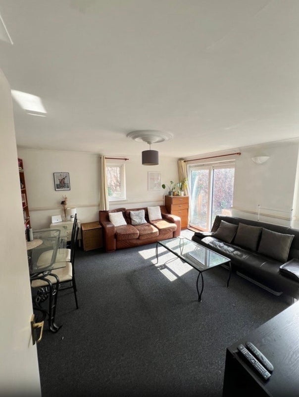 Room Broomgrove Road in Greater London