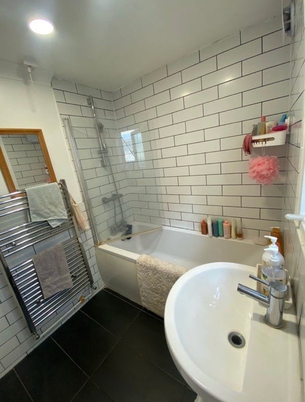 Room Broomgrove Road in Greater London
