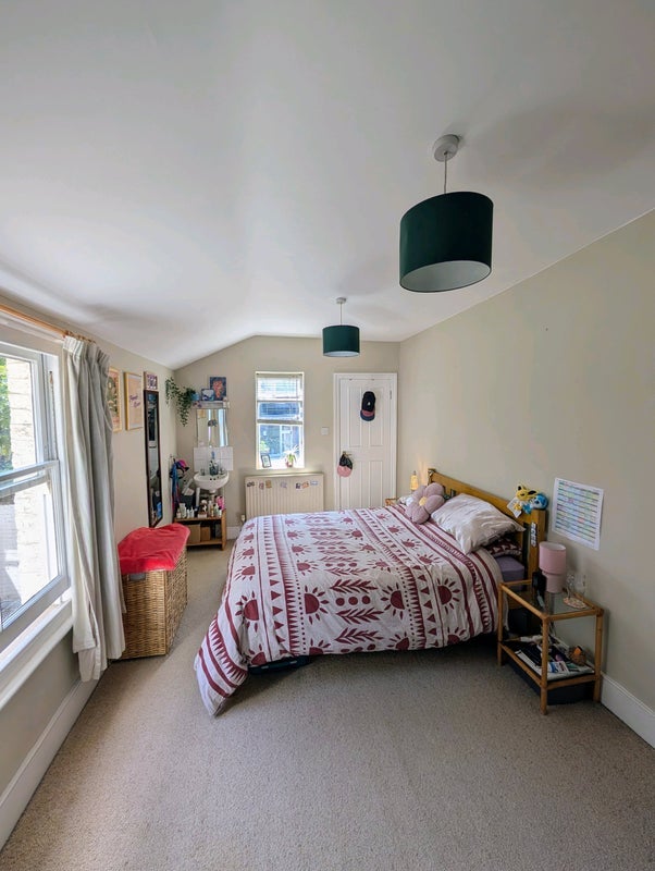 Room Kerrison Road in Greater London