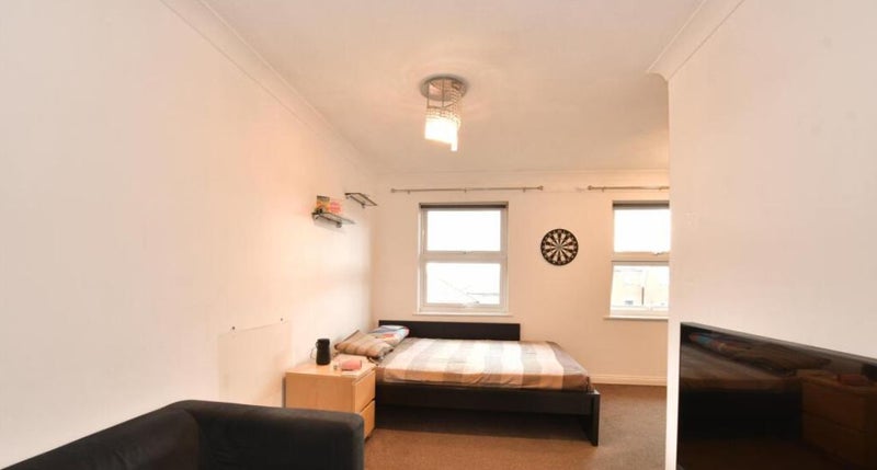 Flat Ferrers Road in Chelmsford