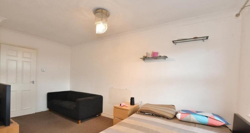 Flat Ferrers Road in Chelmsford