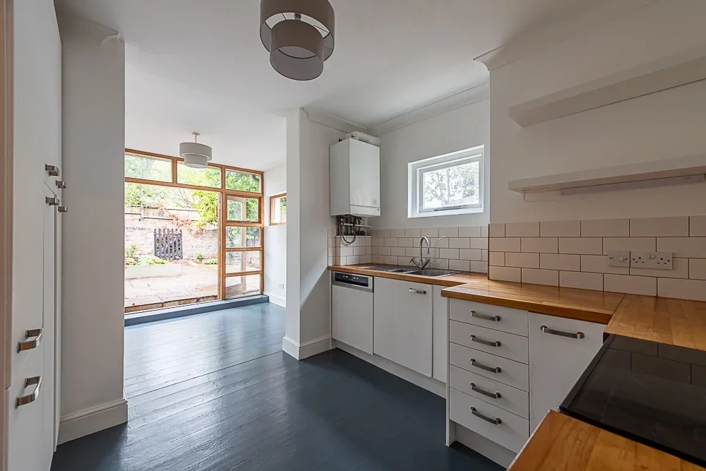 Flat Ashburnham Road in Greater London