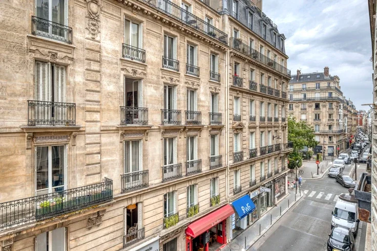Flat Rue Laugier in Paris